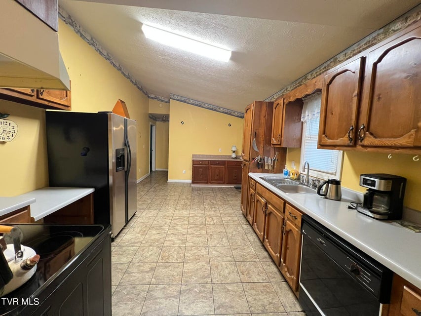 Photo #14: 207 Crest Drive