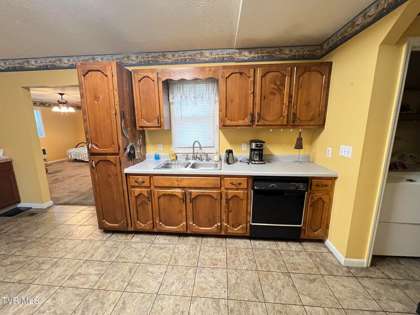 Photo #17: 207 Crest Drive