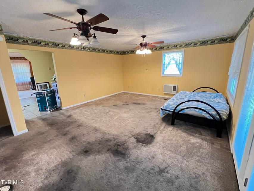 Photo #33: 207 Crest Drive