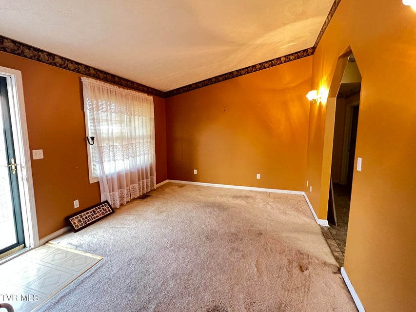 Photo #5: 207 Crest Drive