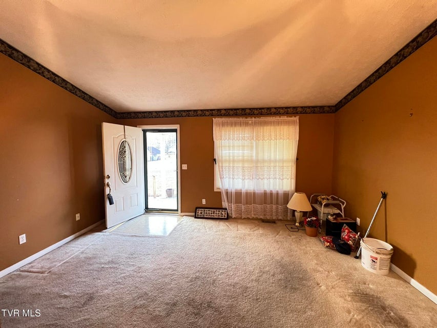 Photo #6: 207 Crest Drive