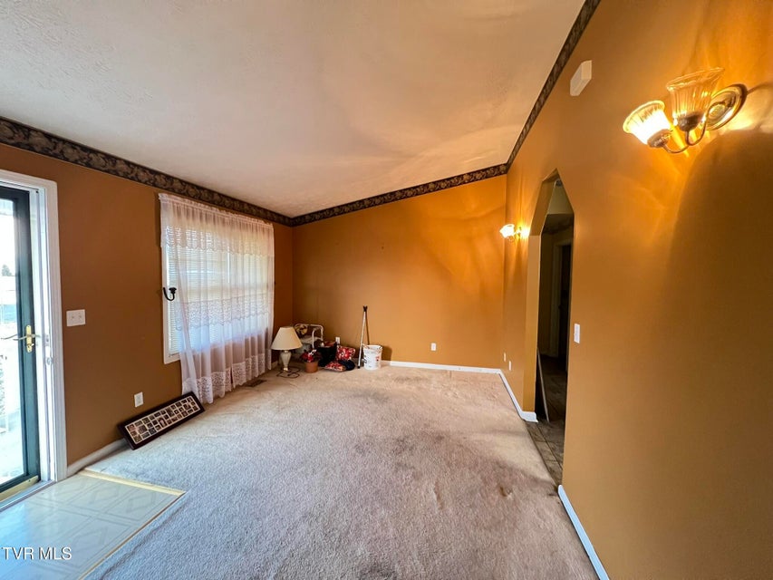 Photo #7: 207 Crest Drive