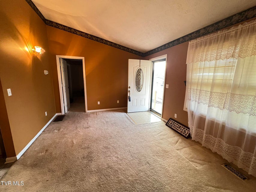 Photo #10: 207 Crest Drive