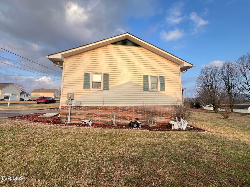 Photo #43: 207 Crest Drive