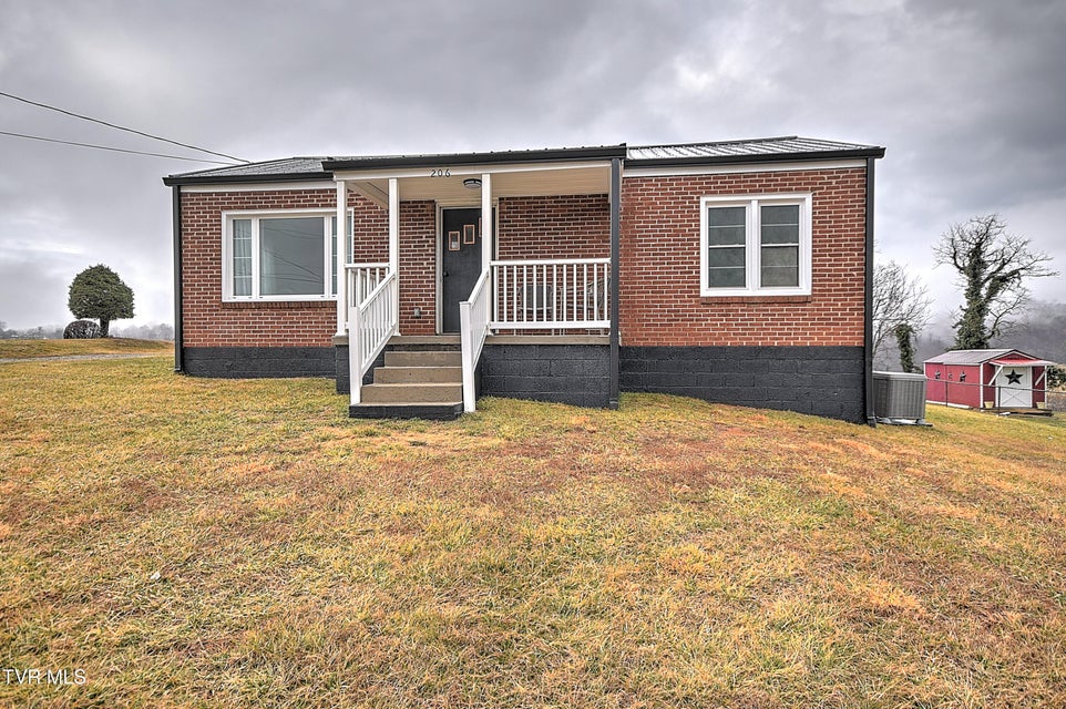 Photo #3: 206 Central 