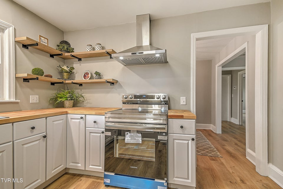 Photo #13: 206 Central 