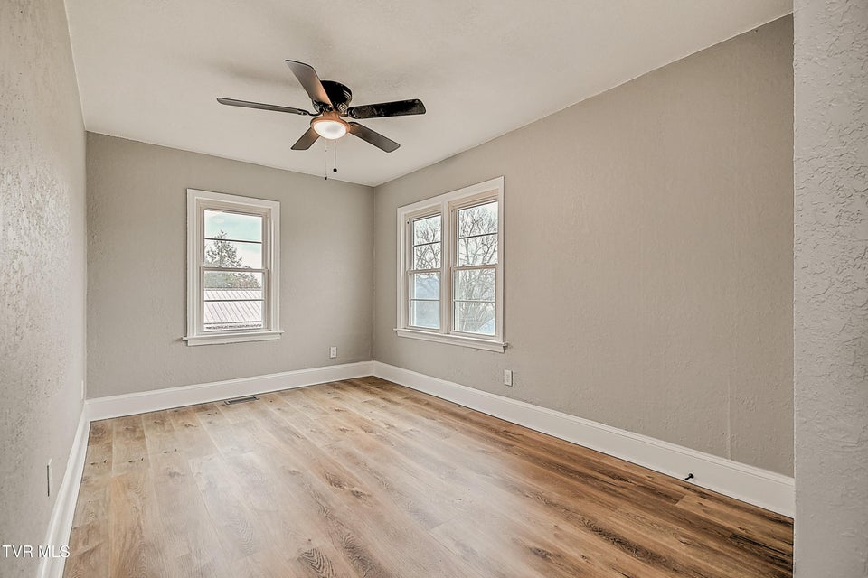 Photo #16: 206 Central 