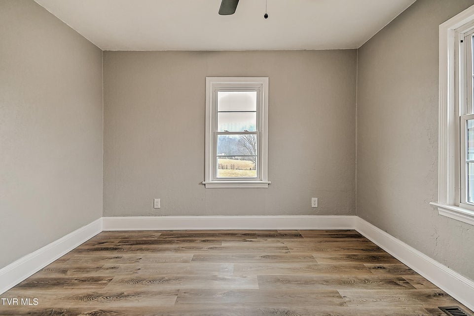 Photo #22: 206 Central 