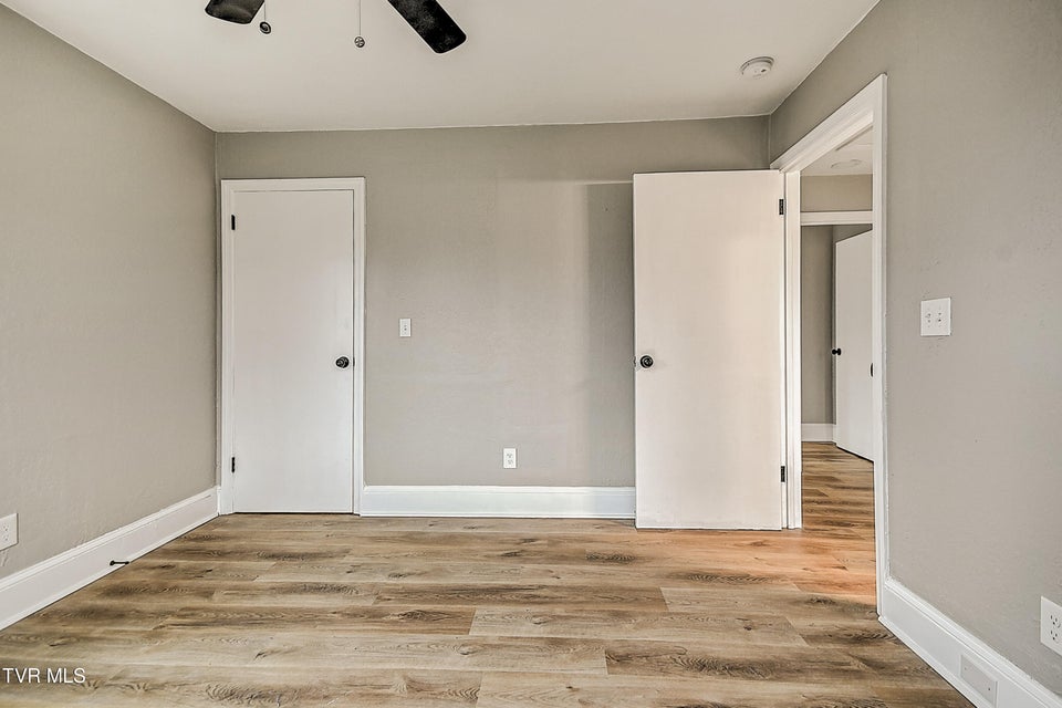 Photo #23: 206 Central 