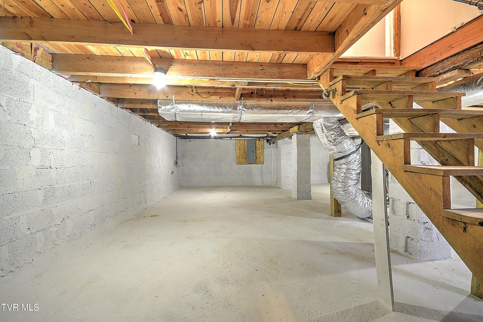 Photo #26: 206 Central 