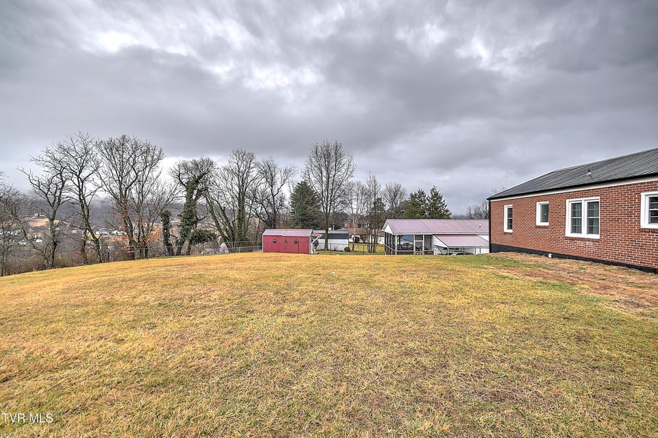 Photo #27: 206 Central 