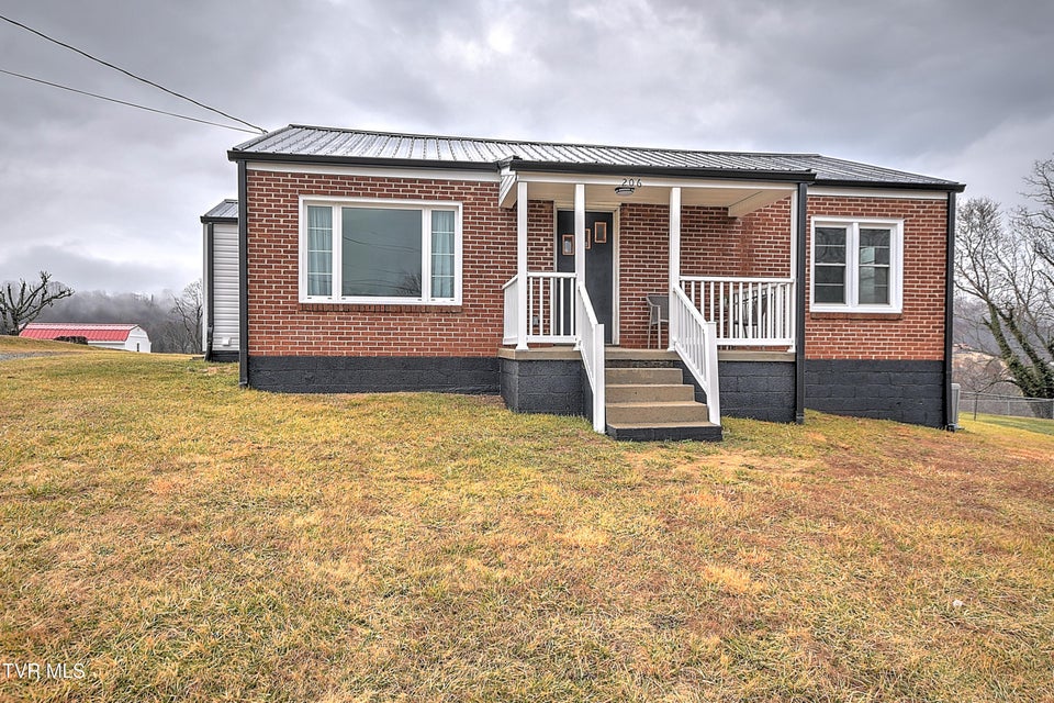 Photo #33: 206 Central 