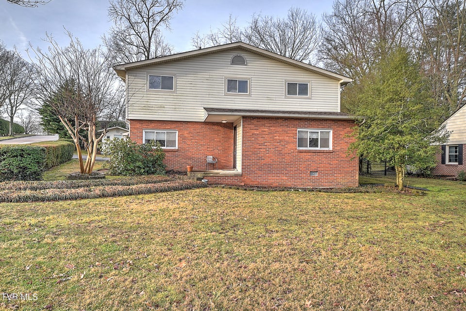 Photo #3: 1621 Belmeade Drive