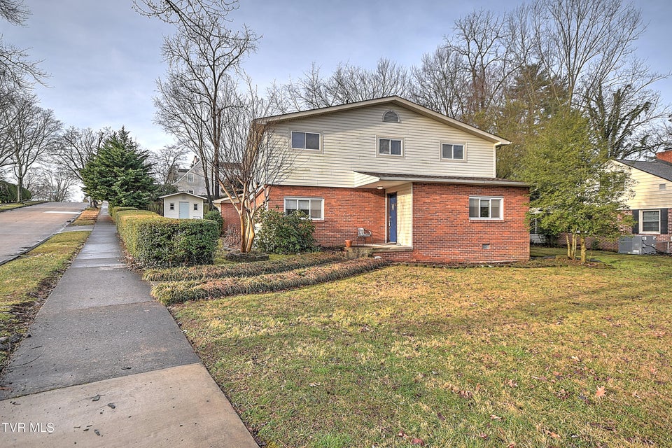 Photo #4: 1621 Belmeade Drive