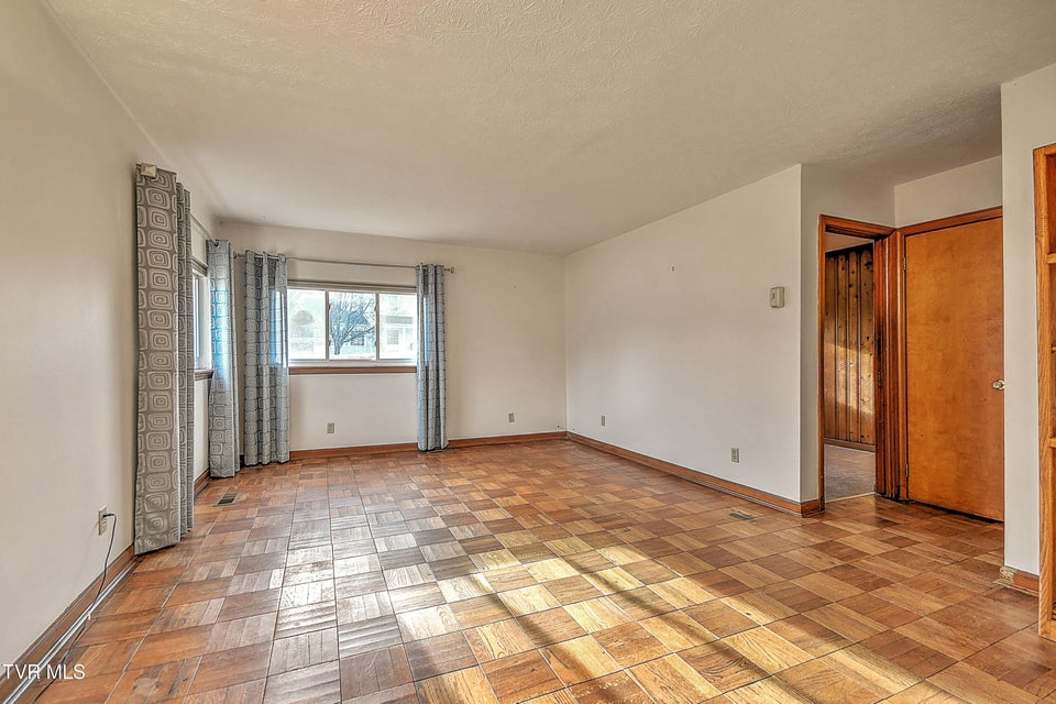 Photo #6: 1621 Belmeade Drive