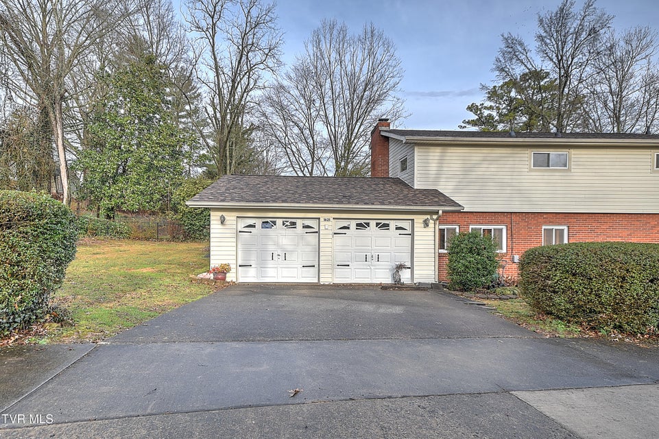 Photo #42: 1621 Belmeade Drive