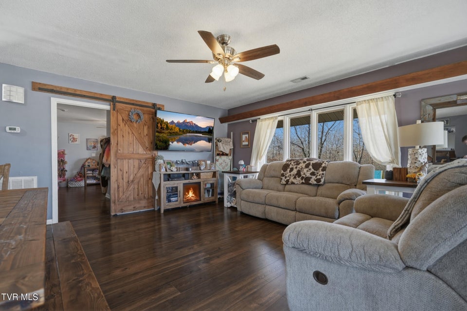 Photo #8: 312 Thistlewood Drive