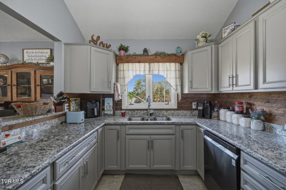 Photo #17: 312 Thistlewood Drive