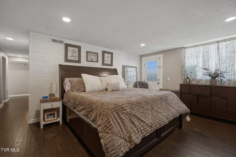 Photo #26: 312 Thistlewood Drive