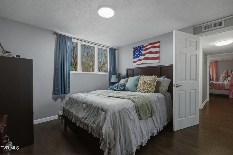 Photo #27: 312 Thistlewood Drive