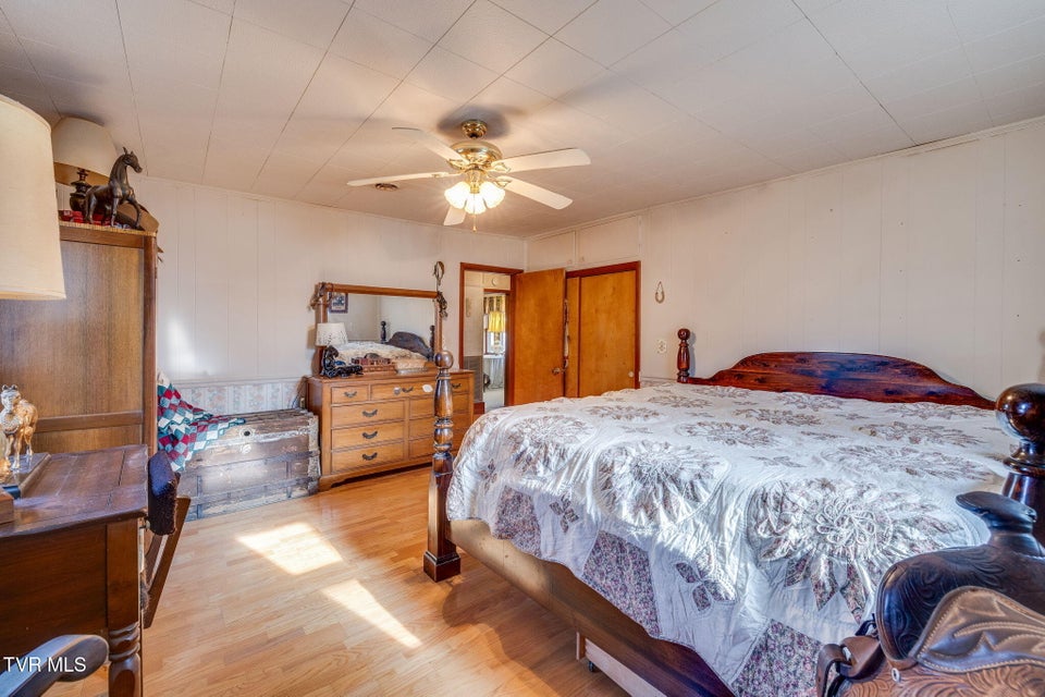 Photo #14: 220 Treadway Trail