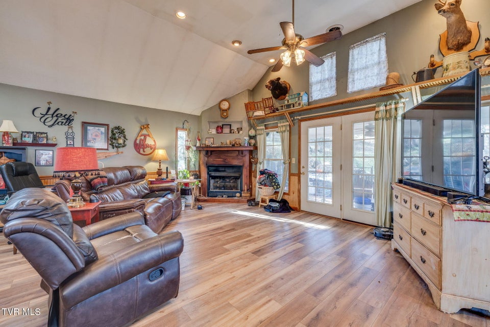 Photo #11: 220 Treadway Trail