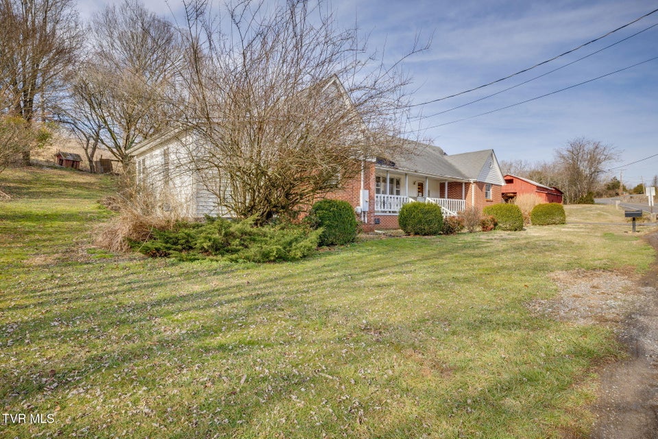 Photo #4: 220 Treadway Trail