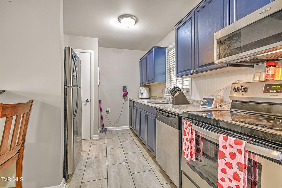 Photo #10: 181 Reedy Street