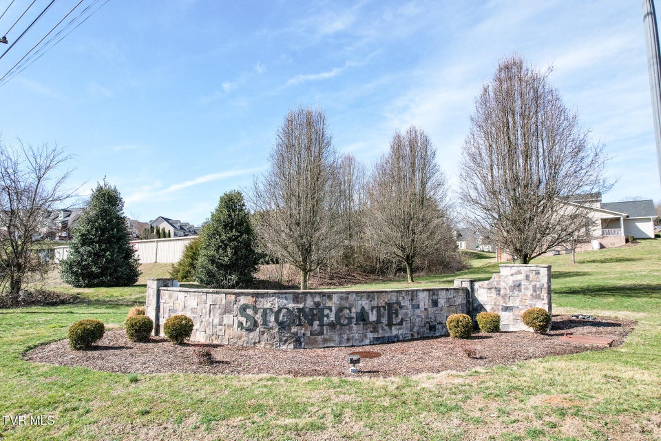 Photo #41: 319 Piper Glen 