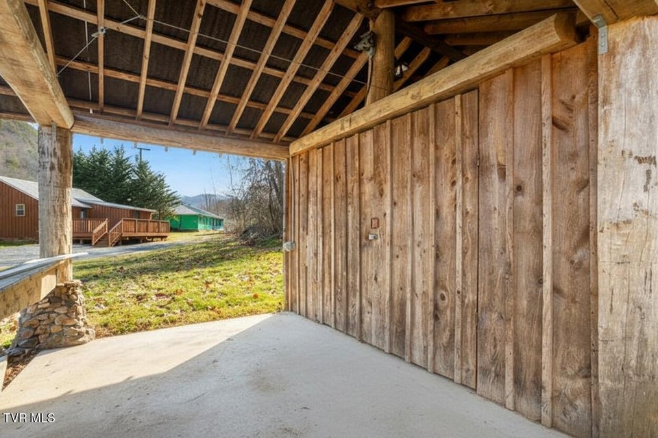 Photo #39: 338 Whistlestop Road