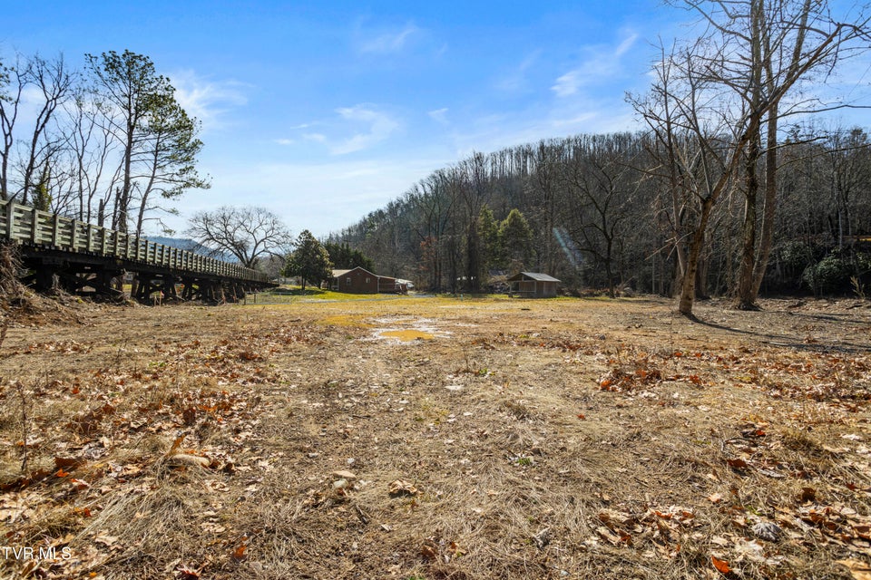 Photo #44: 338 Whistlestop Road