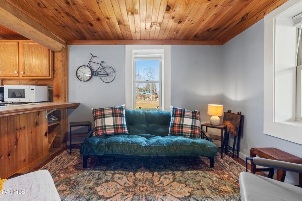 Photo #11: 338 Whistlestop Road