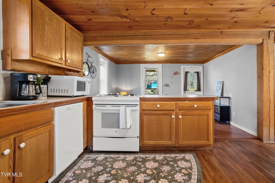 Photo #15: 338 Whistlestop Road