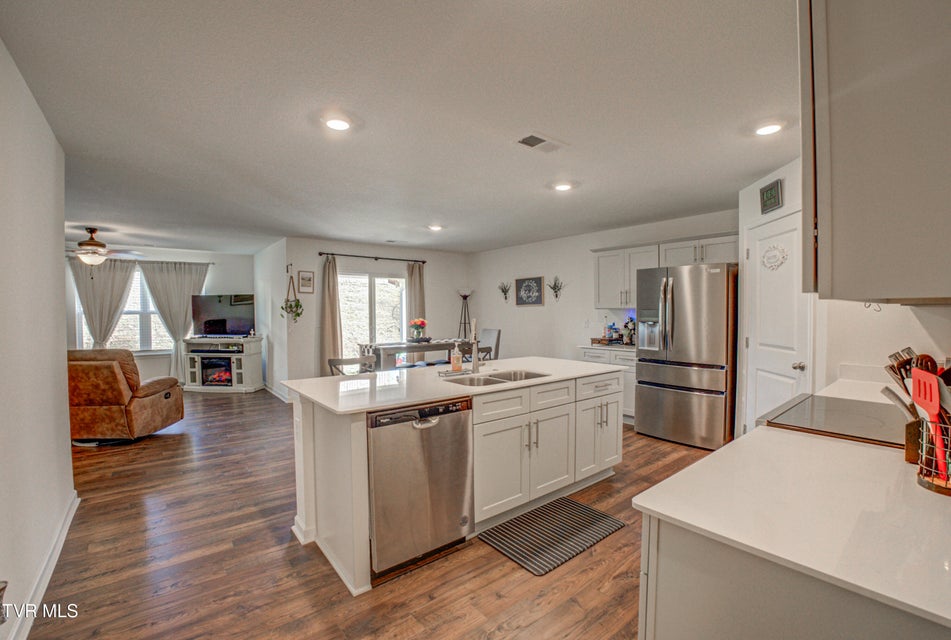 Photo #21: 1048 Persimmon Hollow