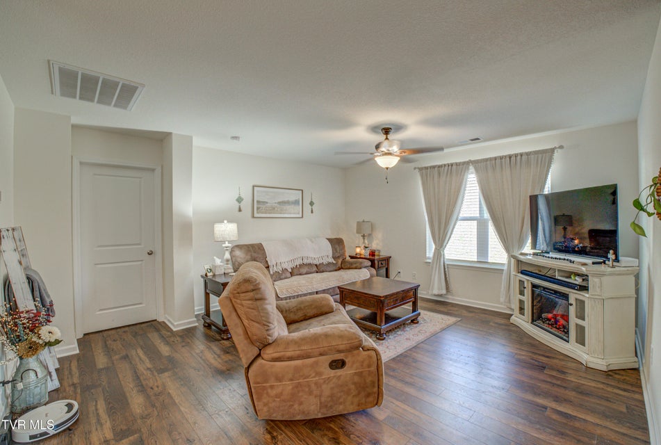 Photo #27: 1048 Persimmon Hollow