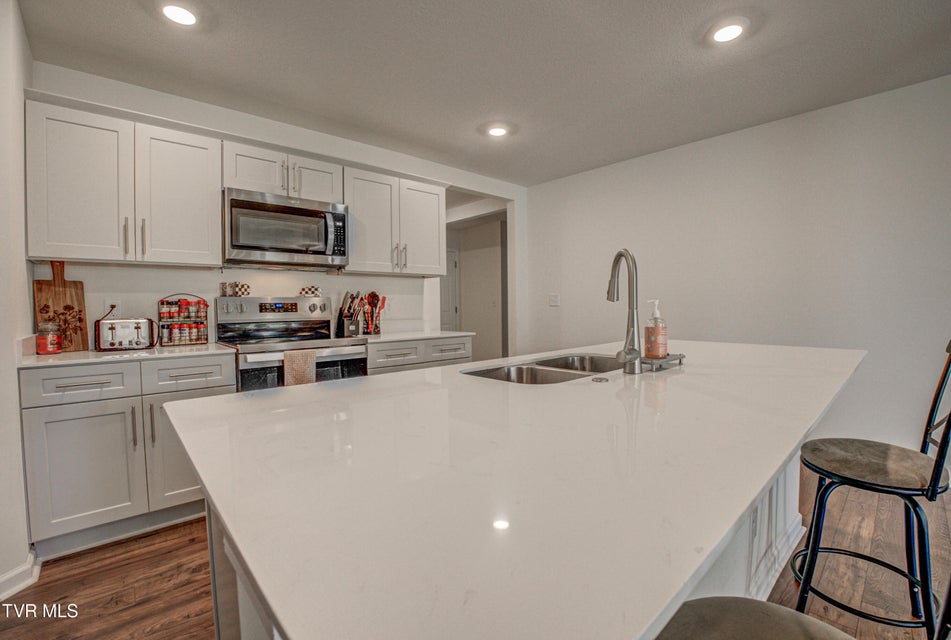 Photo #36: 1048 Persimmon Hollow