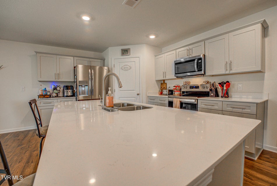 Photo #37: 1048 Persimmon Hollow