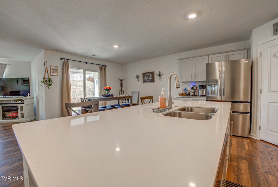 Photo #38: 1048 Persimmon Hollow