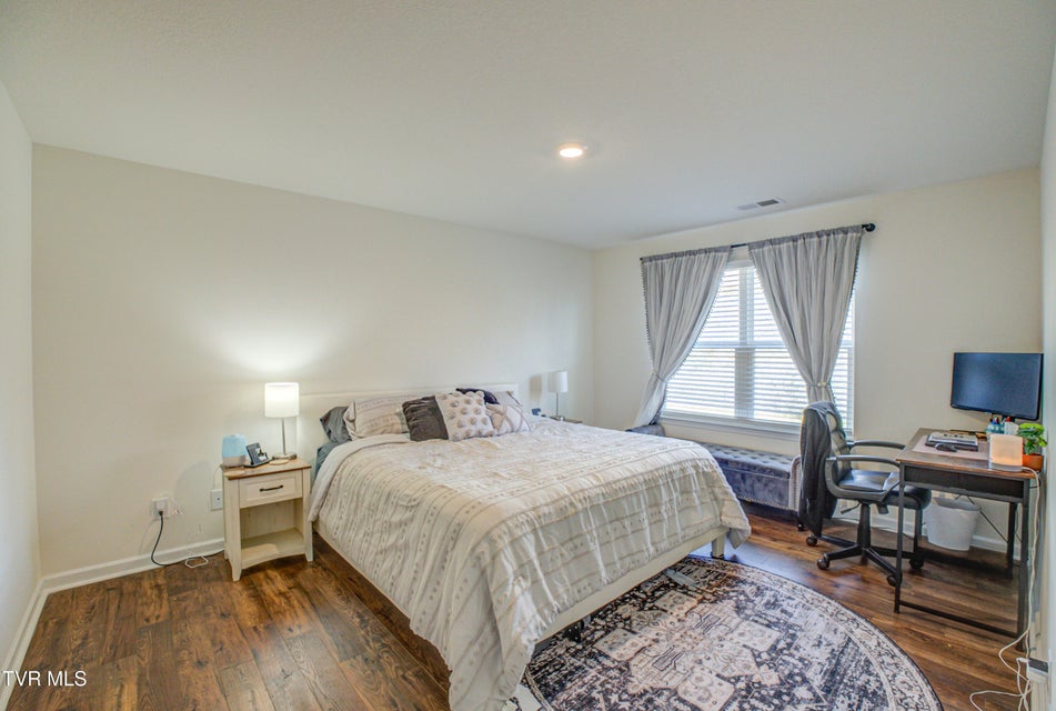 Photo #41: 1048 Persimmon Hollow