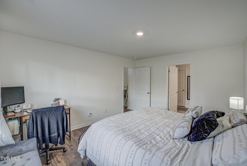 Photo #43: 1048 Persimmon Hollow