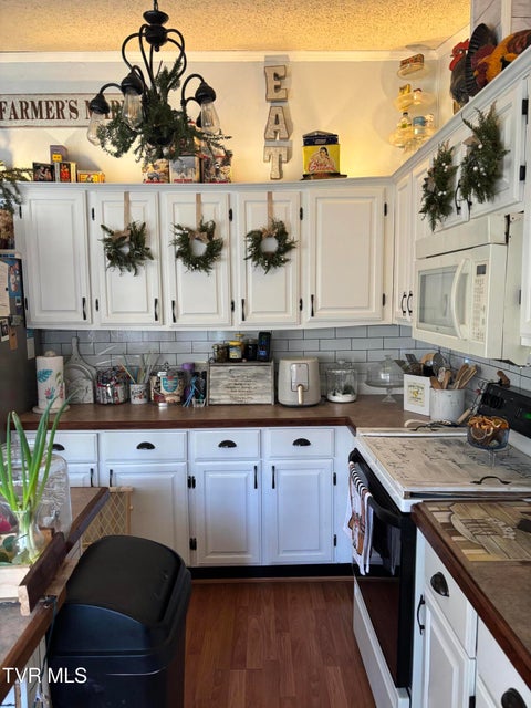 Photo #46: 220 Treadway Trail