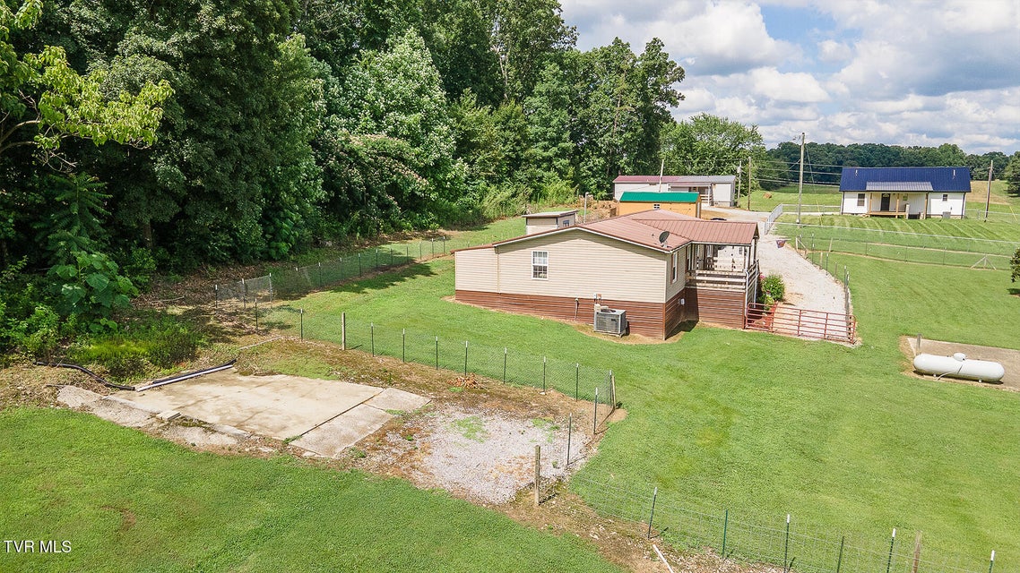 Photo #10: 647 & 645 Seaton Road 