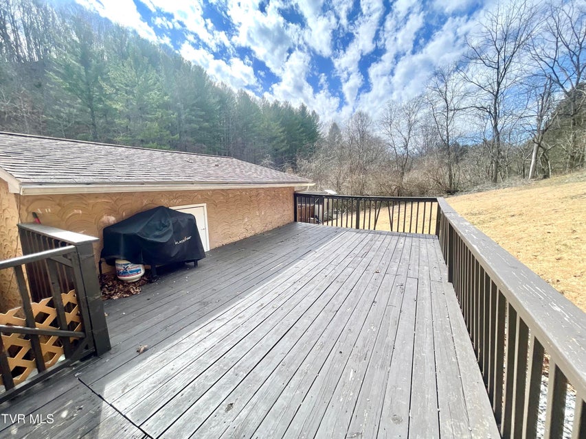 Photo #37: 188 Bryan Drive