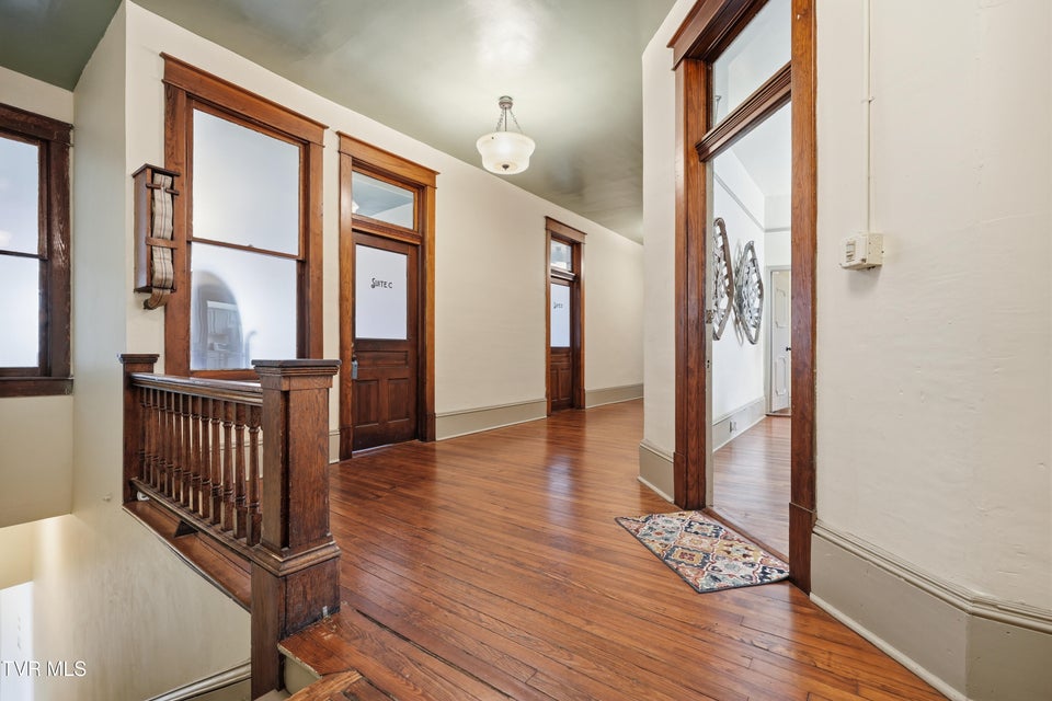 Photo #2: 204 1/2 Gay Street