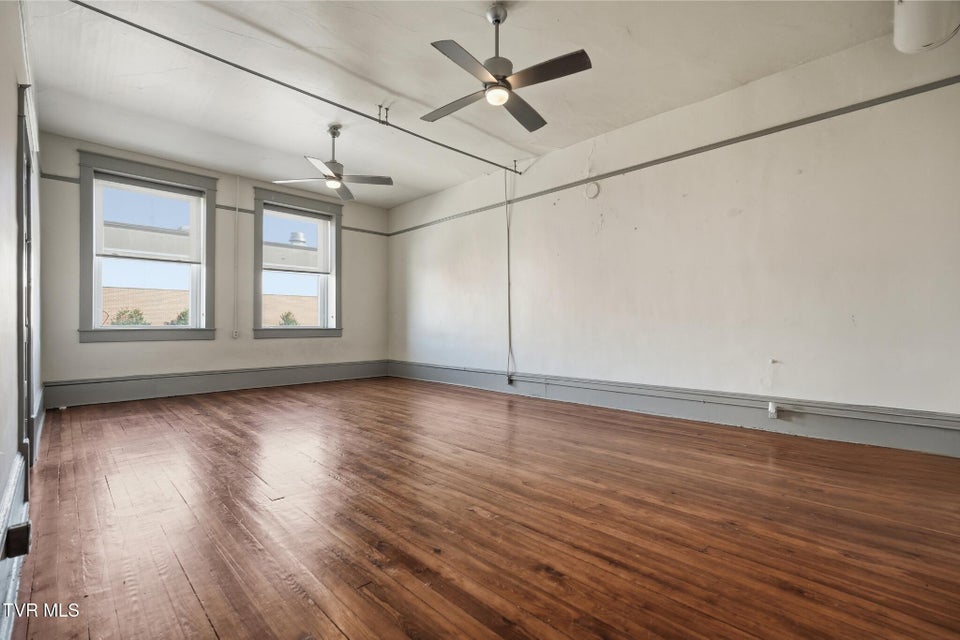 Photo #4: 204 1/2 Gay Street