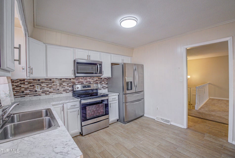 Photo #14: 1806 Dellwood Circle