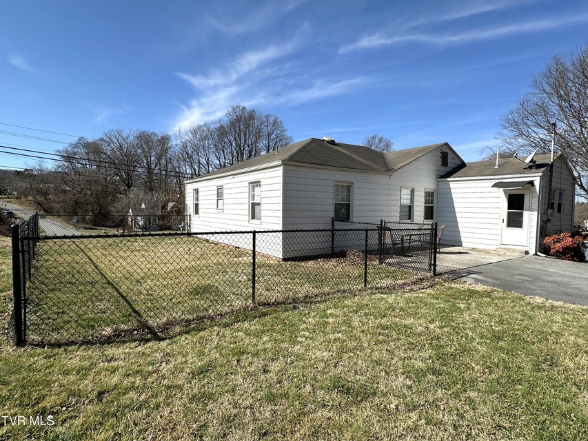 Photo #6: 102 Woodland Drive