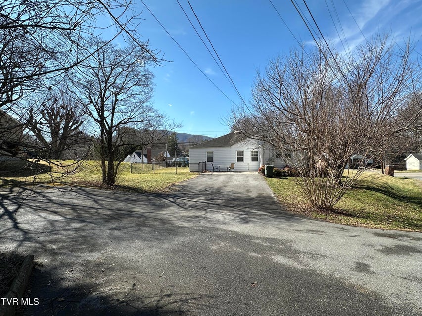 Photo #9: 102 Woodland Drive