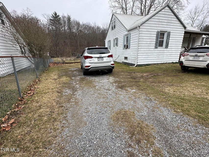 Photo #3: 229 Burnette Street