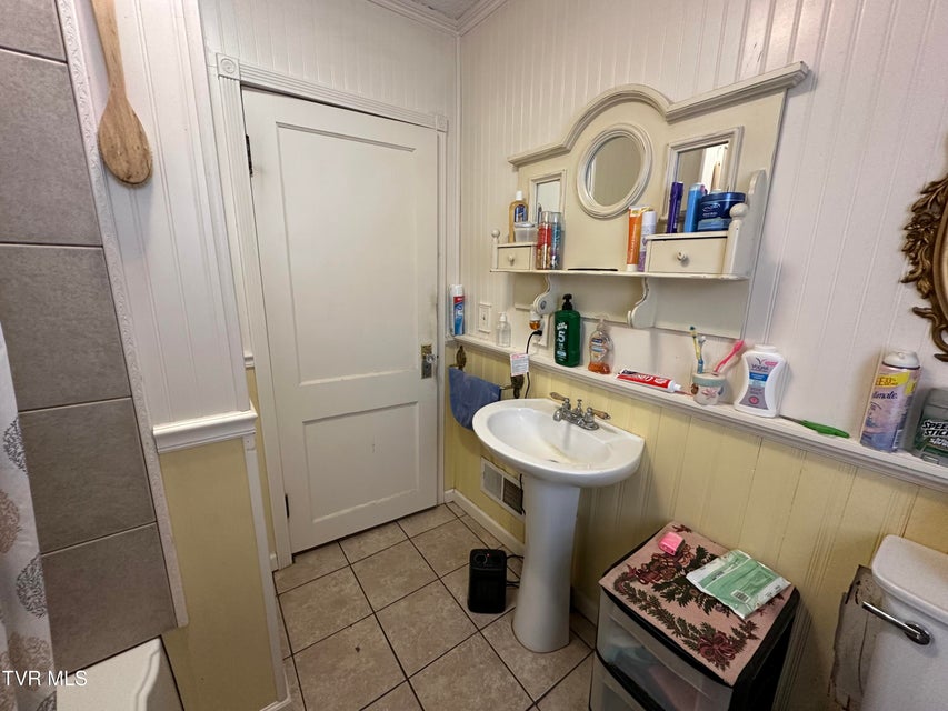 Photo #12: 229 Burnette Street